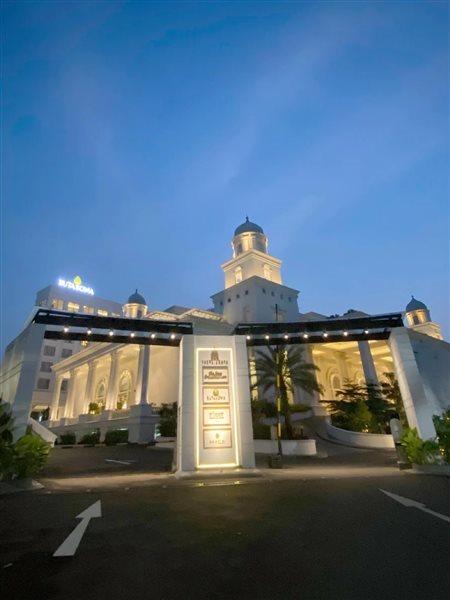 Sutasoma Hotel Джакарта Екстериор снимка